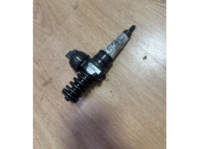 Vstřikovač 0414720313, 038130073BN Volkswagen Caddy