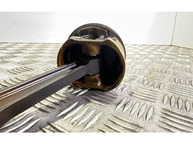 Поршень с шатуном 2399 Jaguar XJ X308