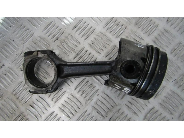 Поршень с шатуном Volvo 460 для дизельного двигателя 1.9