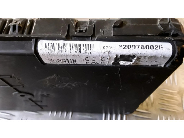 Блок комфорта 8200780025 Renault Scenic II - Grand scenic II