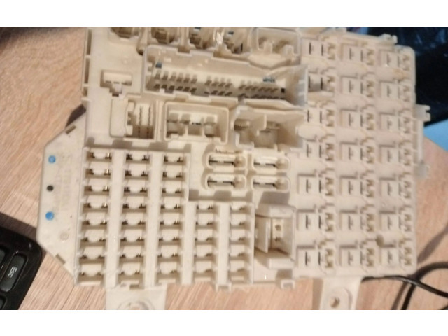 Блок предохранителей MN108319 Mitsubishi Colt