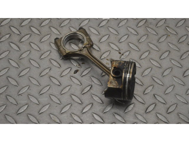 Píst AD70762 Subaru XV FB16