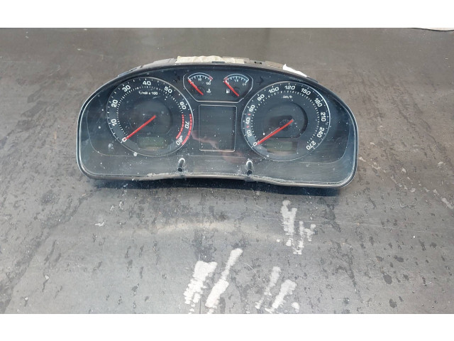 Панель приборов 3U0920811C Skoda Superb B5 (3U)