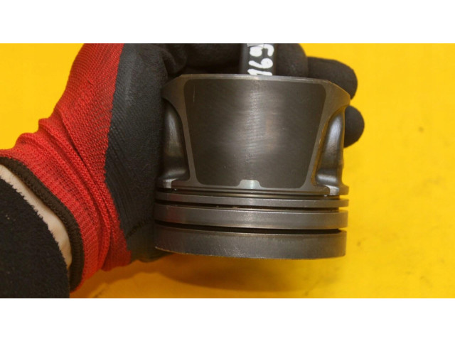 Píst Mercedes-Benz A W169