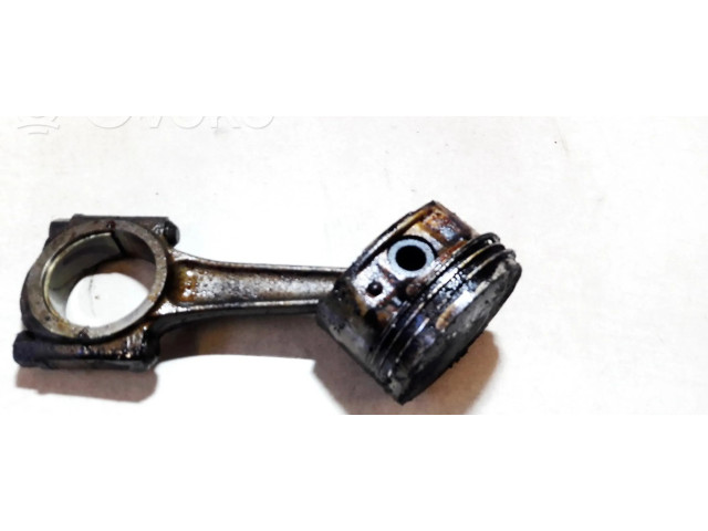 Píst Citroen Xsara pro benzínový motor 1.6