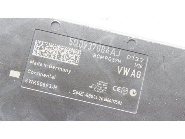 Блок комфорта 5Q0937084AJ Skoda Octavia Mk3 (5E)