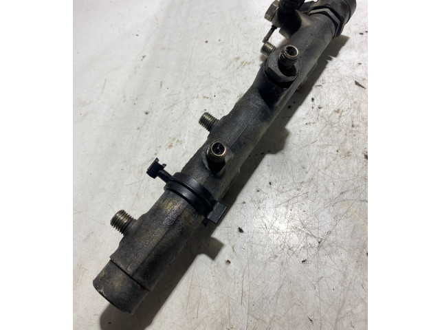 Топливная рампа 059130090J, F00R001823   Audi A6 S6 C6 4F  