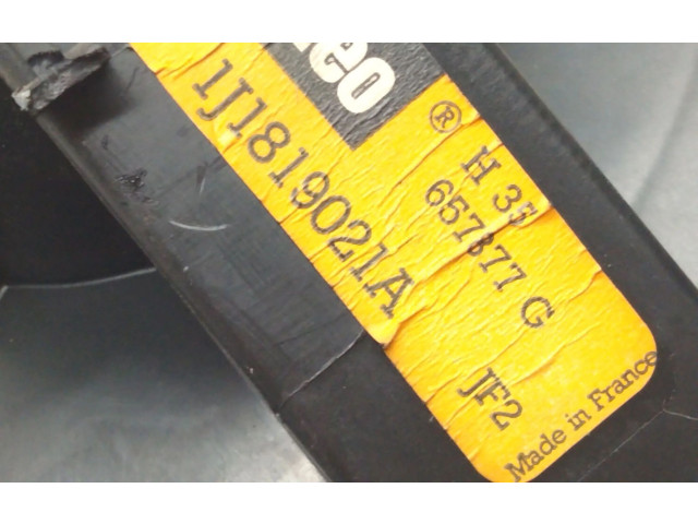 Вентилятор печки 1J1819021A Volkswagen Golf SportWagen