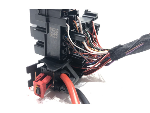 Блок предохранителей 5WA937615 Skoda Octavia Mk4