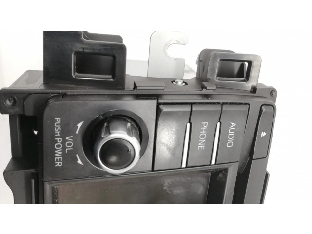 Радио/ проигрыватель CD/DVD / навигация