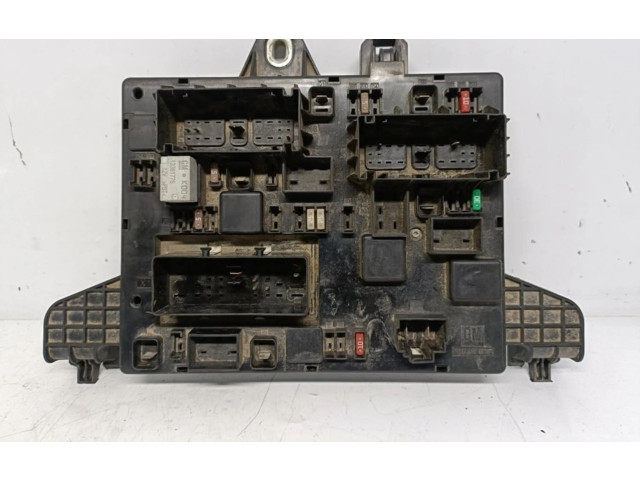 Pojistková skříňka 13368651 Opel Zafira C 2014