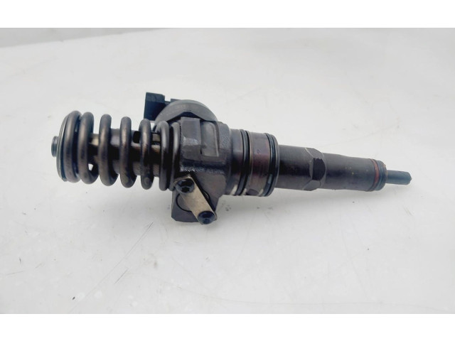 Форсунка 038130073AG    Volkswagen Jetta V   