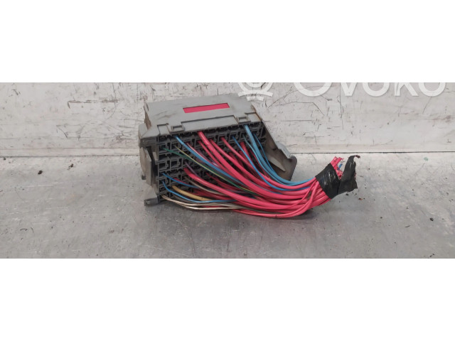 Блок предохранителей 518322110, 9452993 Volvo S80