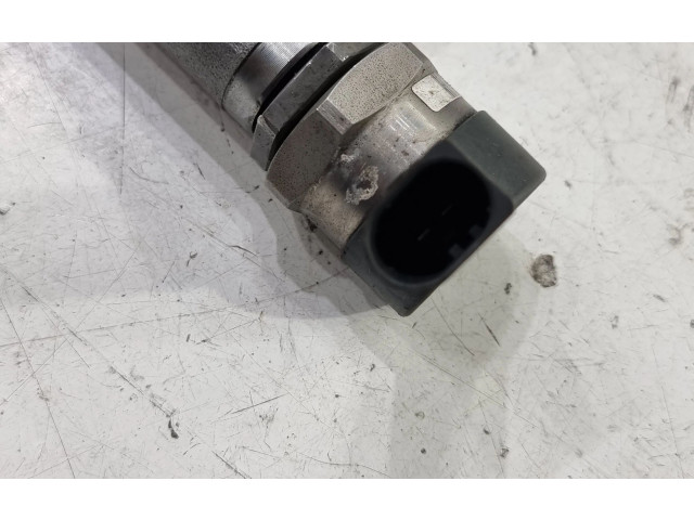 Vstřikovací lišta 03L130089Q   Audi A5 8T 8F     