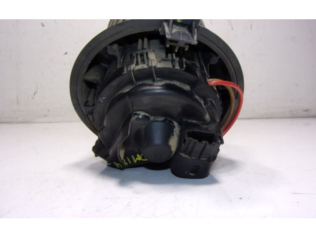 Вентилятор печки 272102798R Dacia Duster