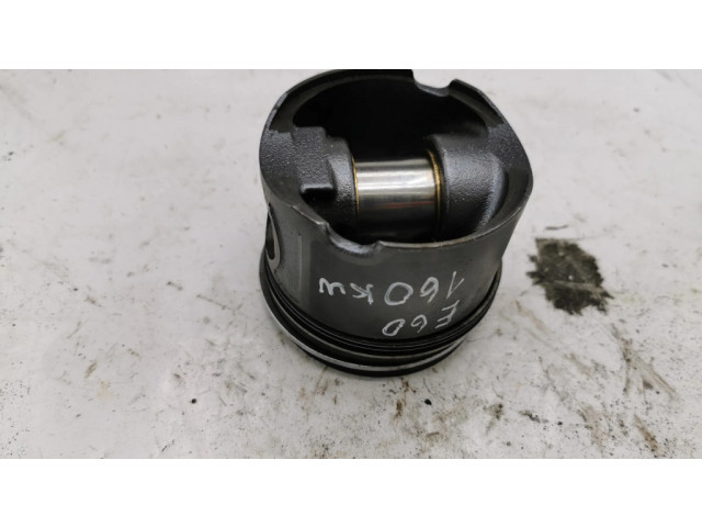 Píst NOCODE BMW 5 E60 E61 pro naftový motor 3.0