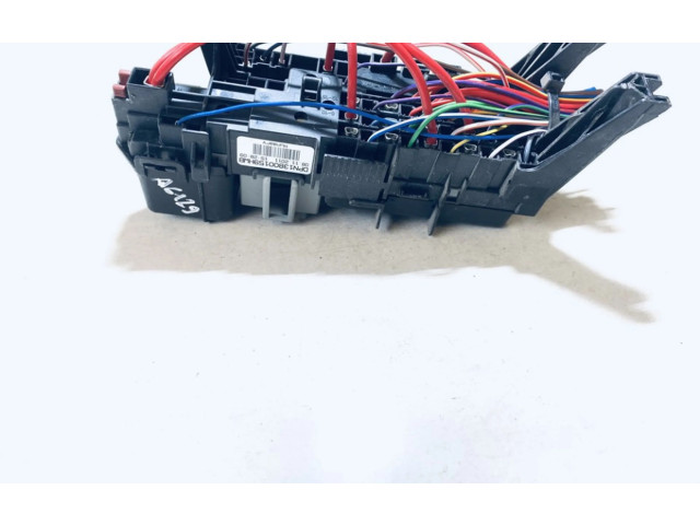 Блок предохранителей dpn13800159hwb Volkswagen Golf IV