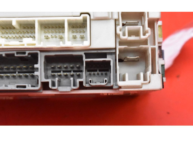 Блок предохранителей 82730-53021, 82730-53021 Lexus IS 220D-250-350