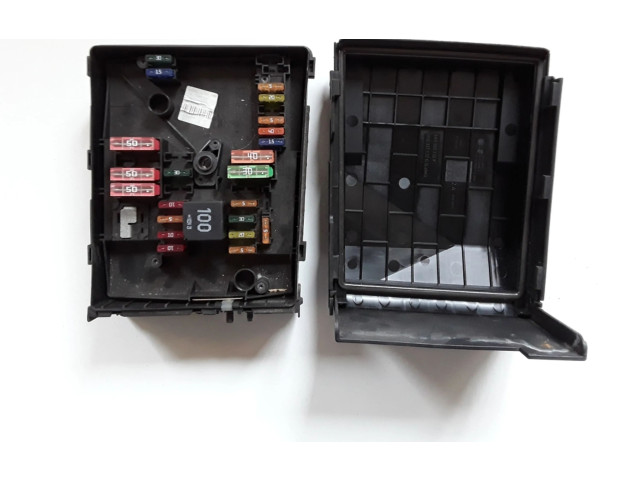 Блок предохранителей 1K0937125D   Skoda Yeti (5L)    