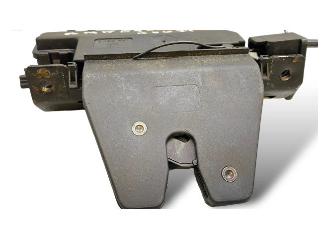 Zámek zadních dveří 8196401 BMW 3 E90 E91 2007