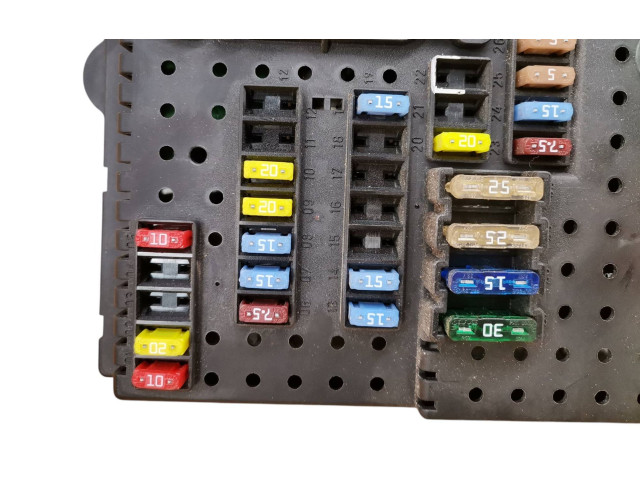 Блок предохранителей 30728512, 28017881   Volvo XC90    