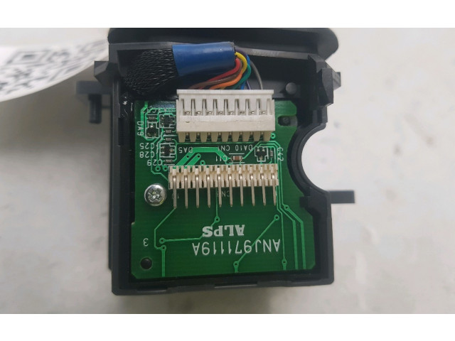 Ручка стеклоочистителей 30773047, K0-2237G   Volvo V70