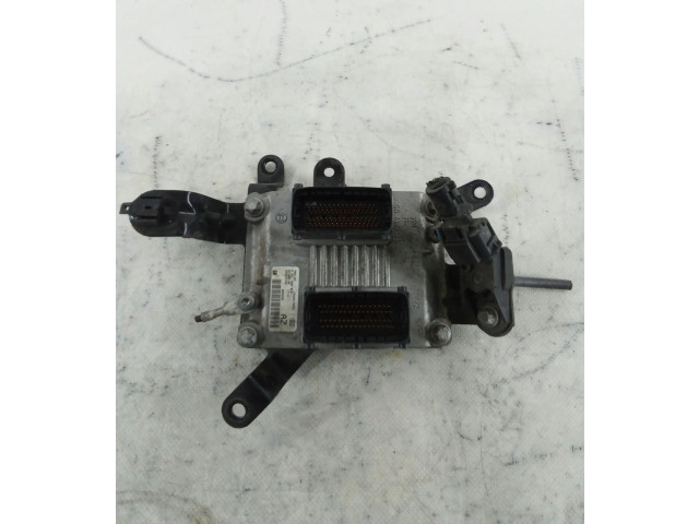 Блок управления двигателя 55557246 Vauxhall Astra H