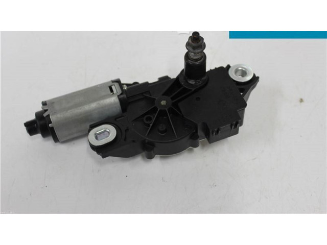 Моторчик заднего дворника 2K0955712C    Volkswagen Caddy