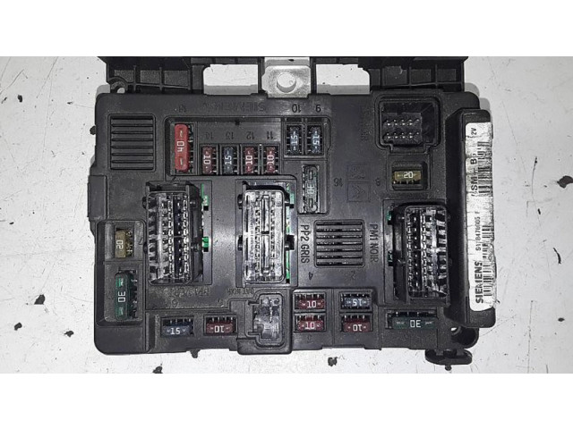 Блок предохранителей 964349868000   Citroen C5    