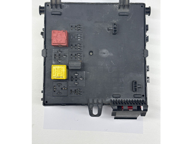   Pojistková skříňka 460023260   Mitsubishi Pajero 2005