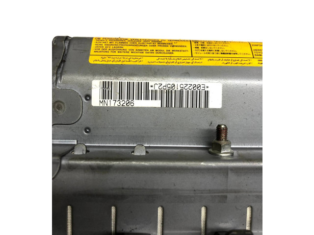 Подушка безопасности пассажира MN173206, 30643117 Mitsubishi Grandis