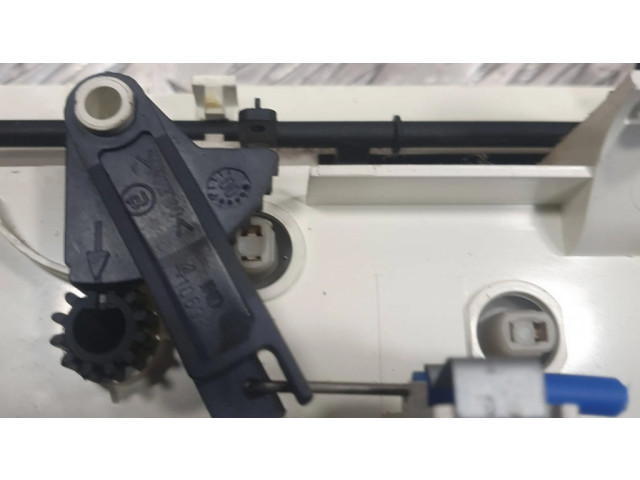 Блок управления климат-контролем E64138 Citroen Xsara Picasso