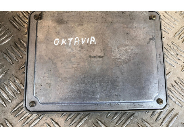 Блок управления двигателя 038906018GN, 28SA4071   Skoda Octavia Mk1 (1U)