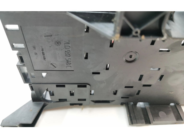 Pojistková skříňka 7L0937548C Audi Q7 4L 2007