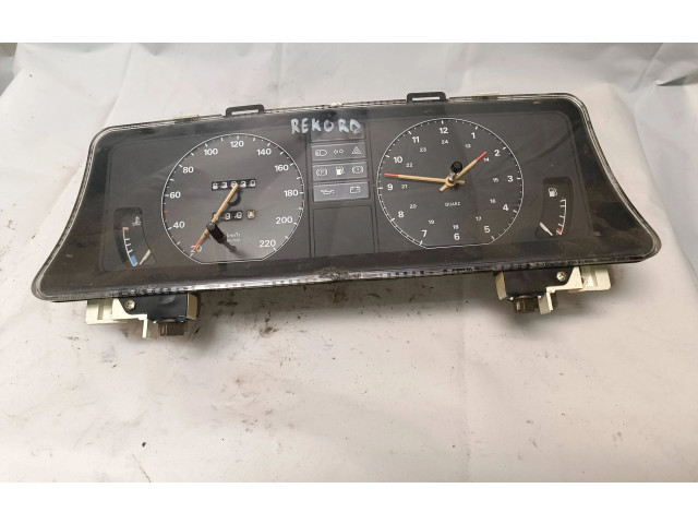 Přístrojová deska Opel Rekord E2 1980 81117340