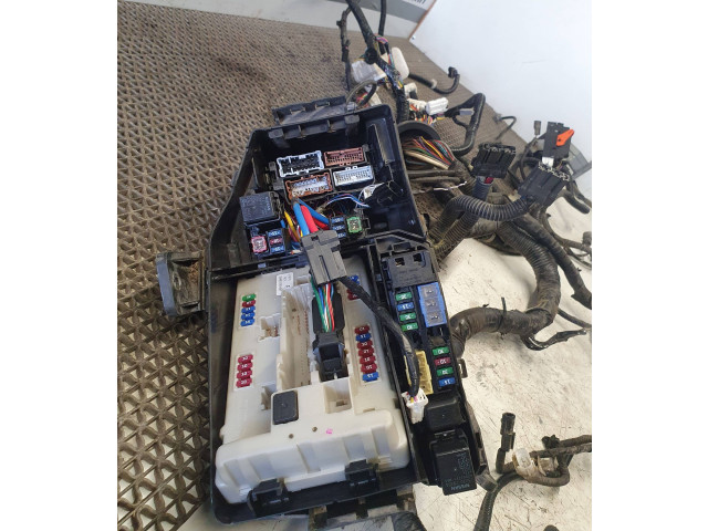 Pojistková skříňka 284b71by0a Nissan Murano Z51 2010