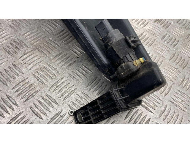 Бачок оконной жидкости