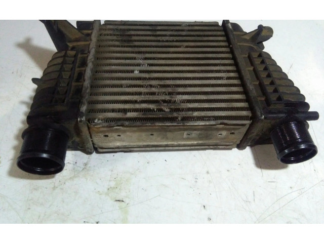 Интеркулер 8200471885 Renault Clio II