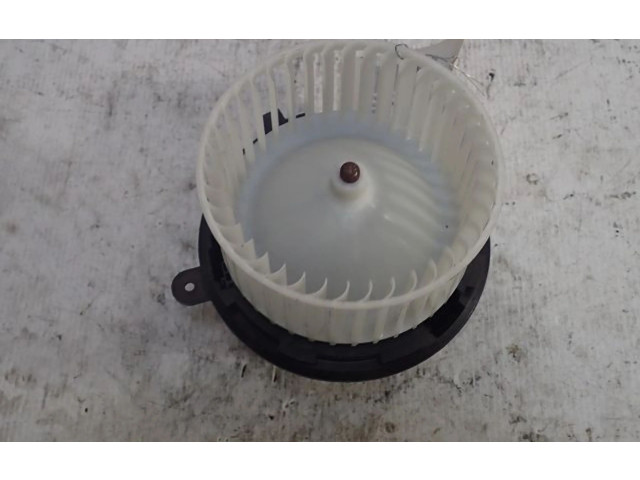 Вентилятор печки    272102302R   Renault Twingo III