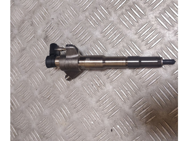 Vstřikovač 166009567R, 166009567   Nissan Navara D23  pro naftový motor 2.3  