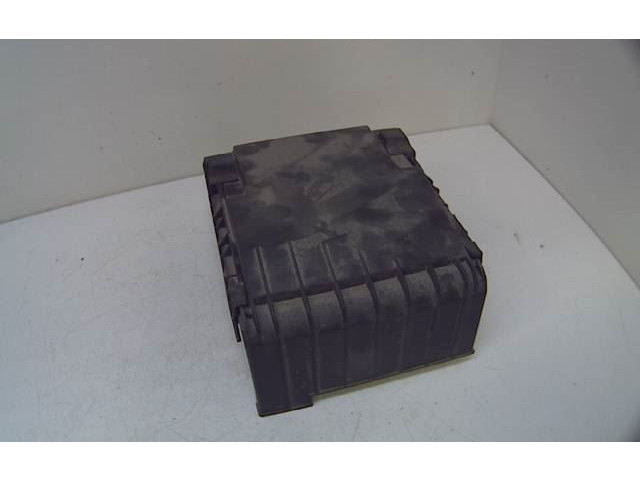   Pojistková skříňka 1K0937804L   Volkswagen Caddy 2011