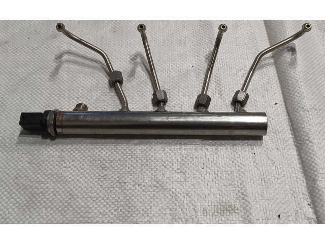 Vstřikovací lišta 7585411 BMW 3 GT F34 pro benzínový motor 2.0