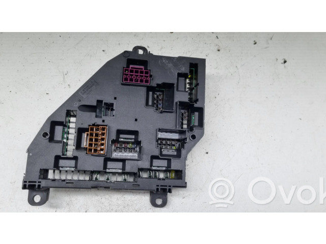 Pojistková skříňka 9151322 BMW 7 F01 F02 F03 F04 2010