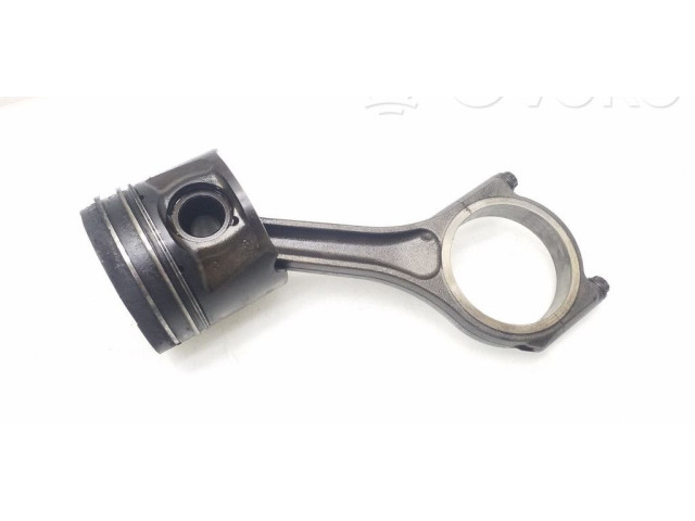 Píst H268X Citroen C6 pro naftový motor 2.7