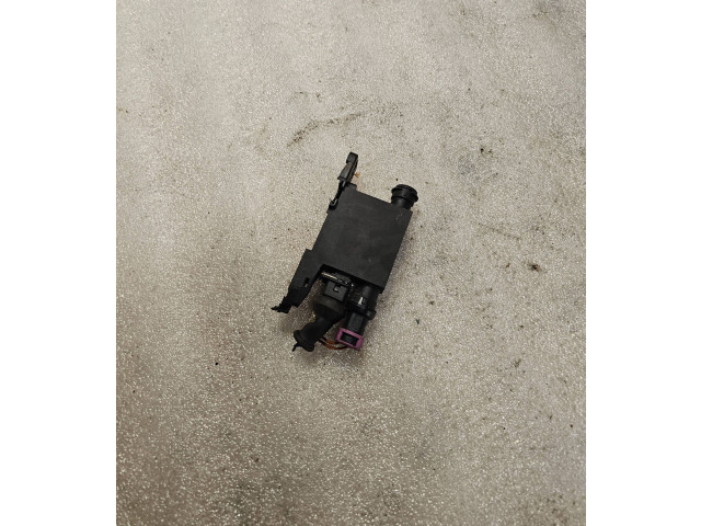 Píst 4A0959981A, PA6GF30 Audi A8 S8 D2 4D