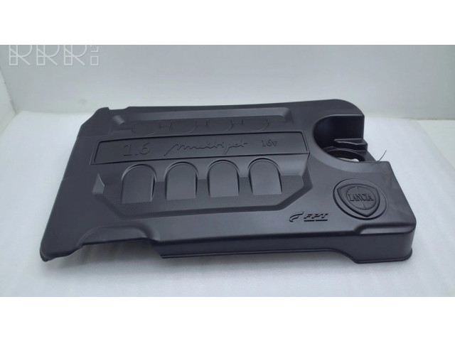 Крышка двигателя (отделка)