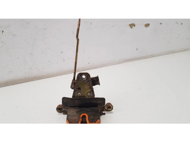 Замок задней крышки