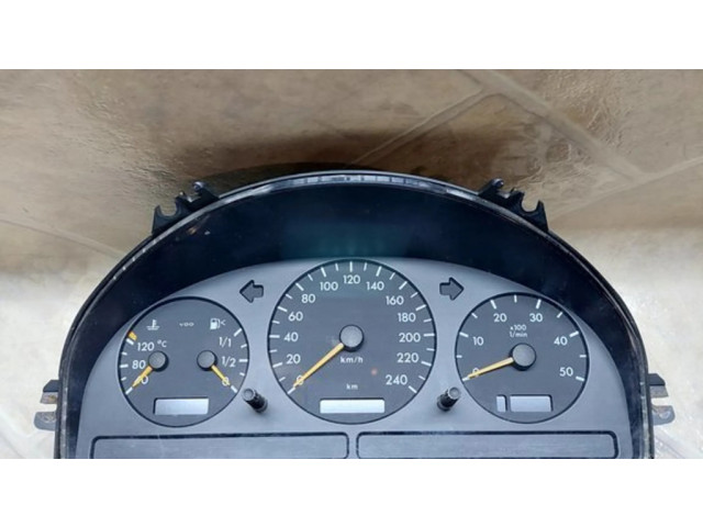 Přístrojová deska Mercedes-Benz ML W163 2005 A1635404011, 1911210346B