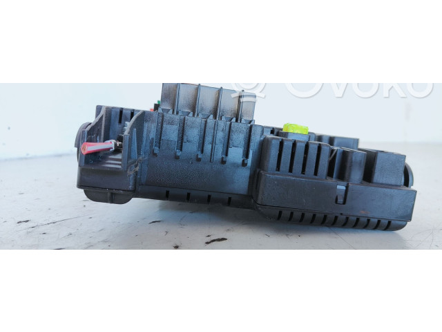 Блок предохранителей 8676391, 12217799   Volvo XC90    