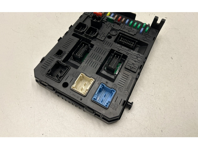 Pojistková skříňka 281197595 Peugeot 5008 2012